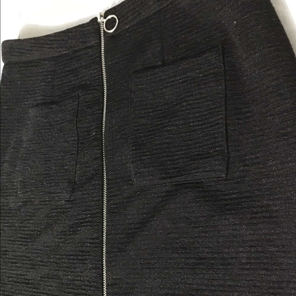 Attention mini skirt